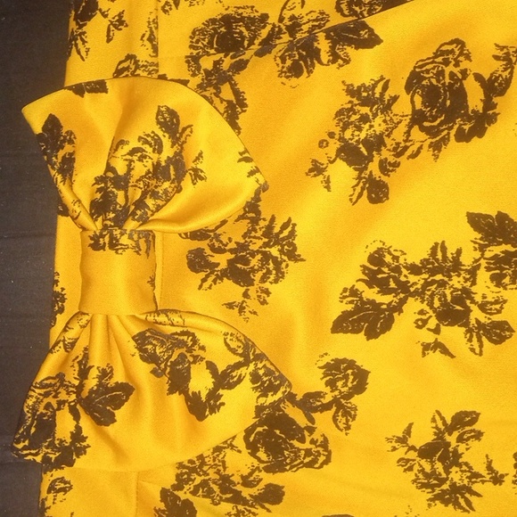 Woman's skirt - Picture 2 of 4